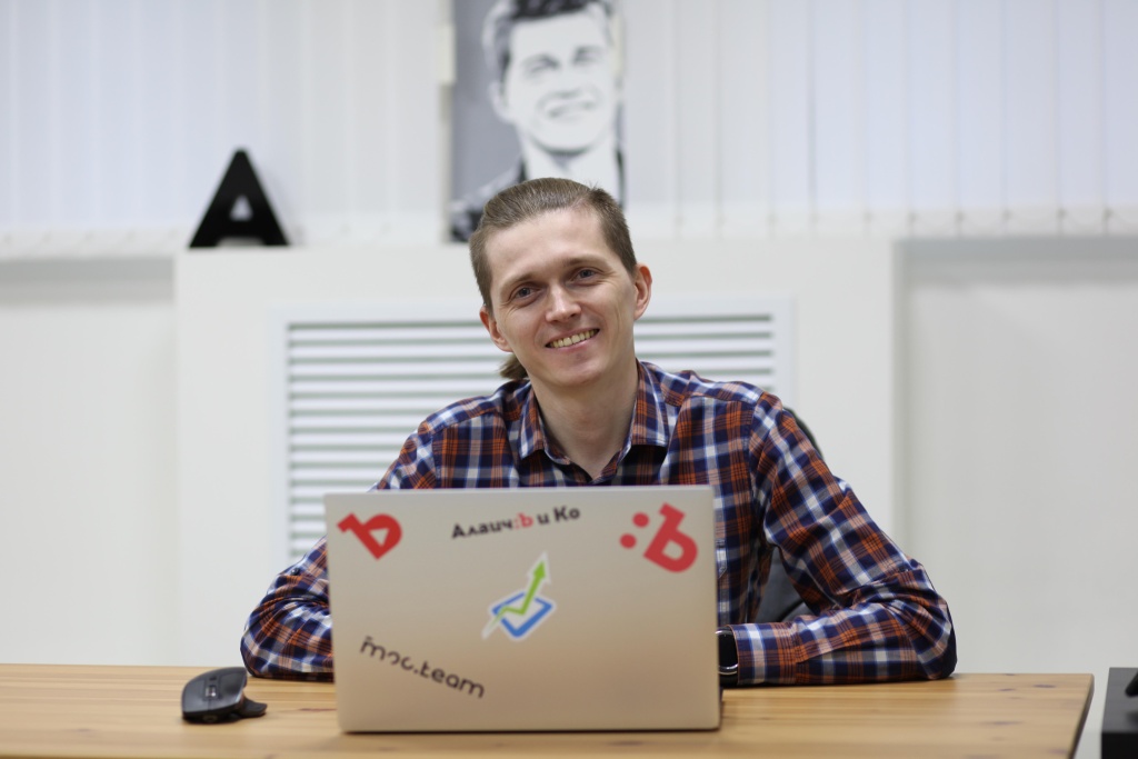 aleksandr-alaev.jpg Фото Александра Алаева
